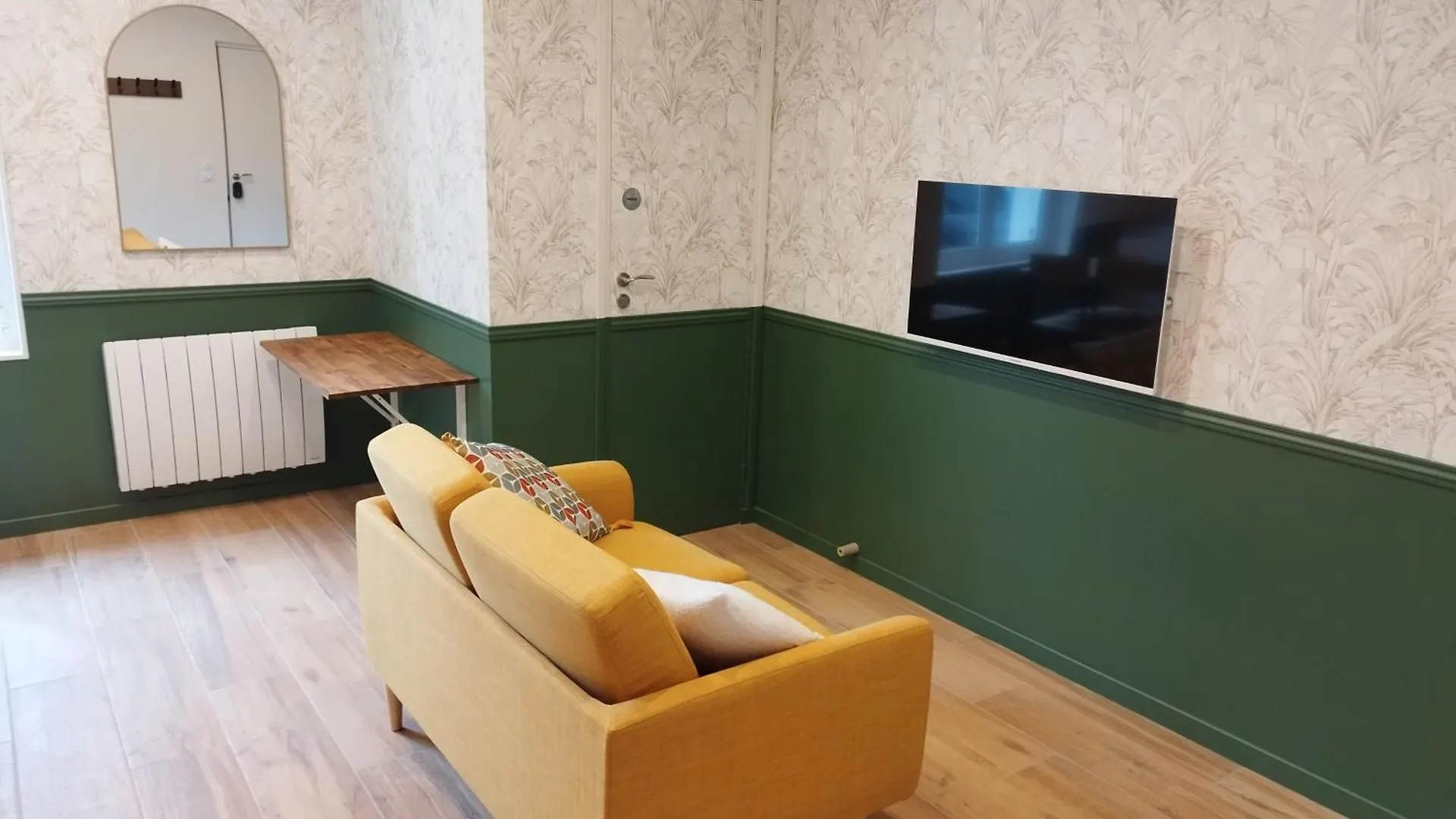 NOUVEAU - T2 Industriel - Quartier historique - WiFi - Parking - Netflix Hennebont Appartement